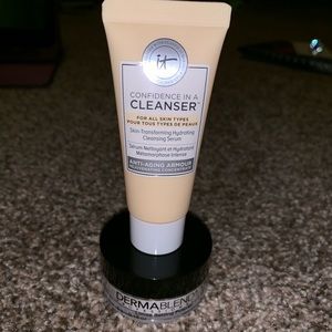 Dermablend powder includes Free IT cleanser